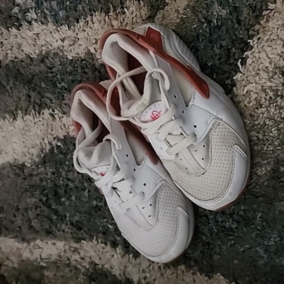 nike - Picture 1 of 4